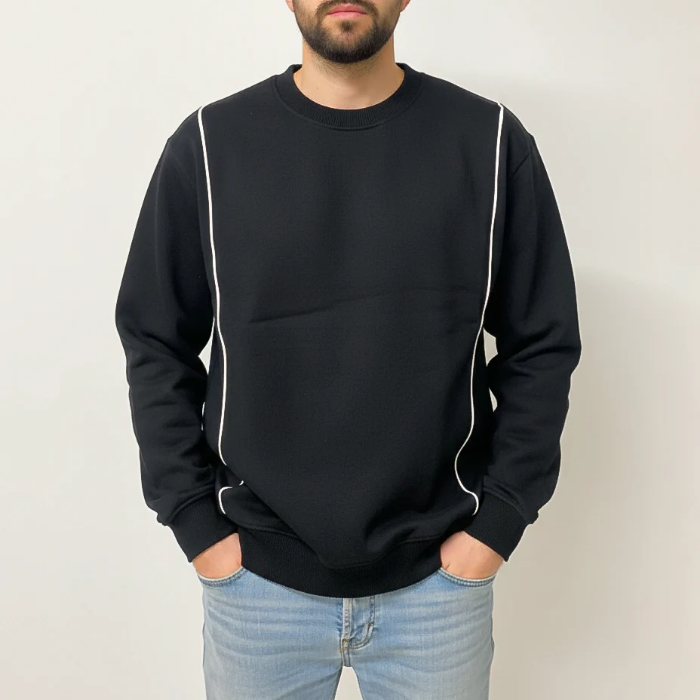 دورس یقه گرد مردانه مشکی رنگ با دو خط باریک سفید از سرشانه تا پایین، جنس دورس پاییزه.