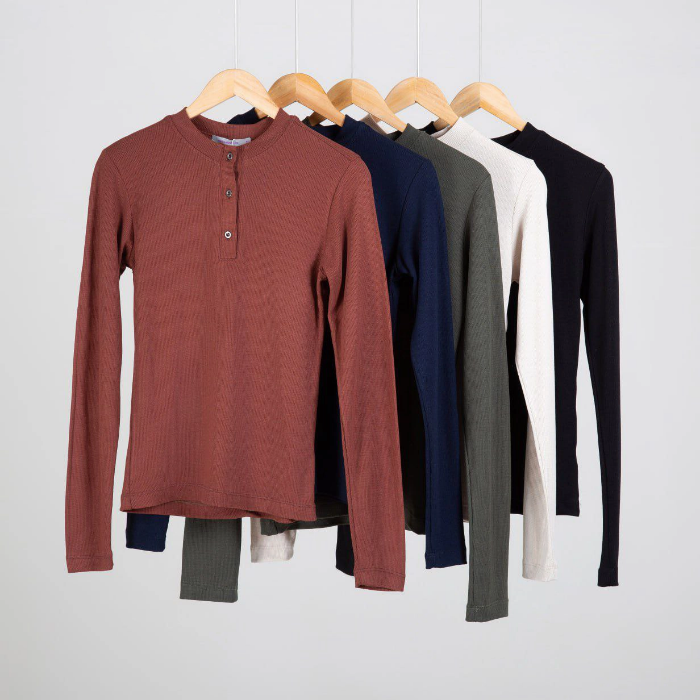 تصویر  بلوز زنانه گپ دکمه‌دار بهبود | Behboud